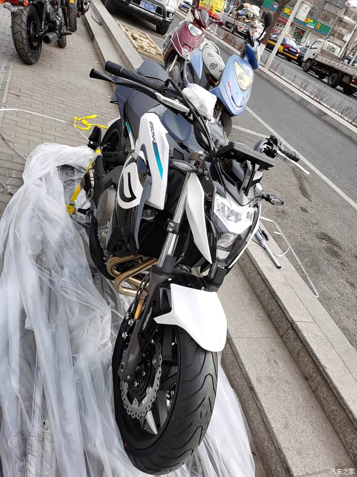 2020款春风650nk开箱