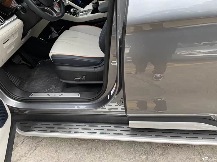 宋plusdmi自己装的脚踏板