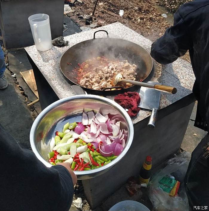 万州大周日月广场烧烤图片