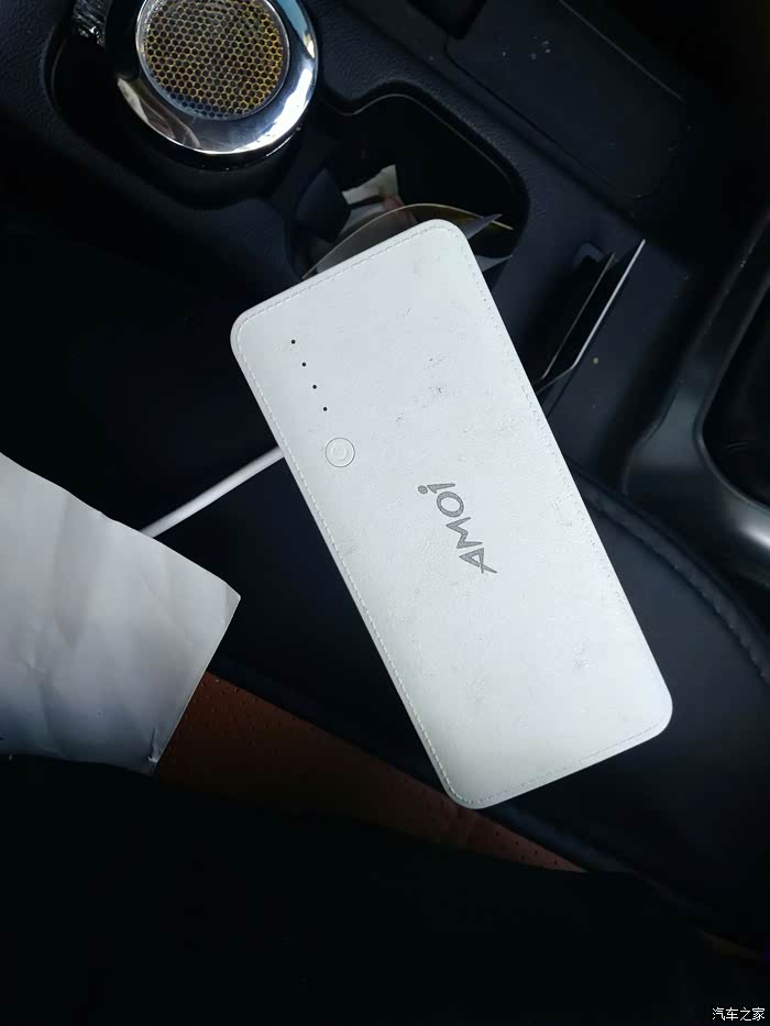 能实现24小时录像的车内充电宝