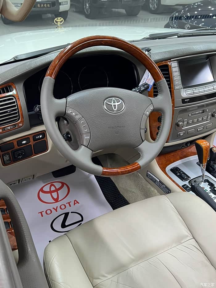 陆地巡洋舰中东lc100