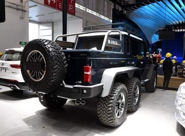 北汽bj806x6作为一款硬派越野车酷似奔驰g的造型