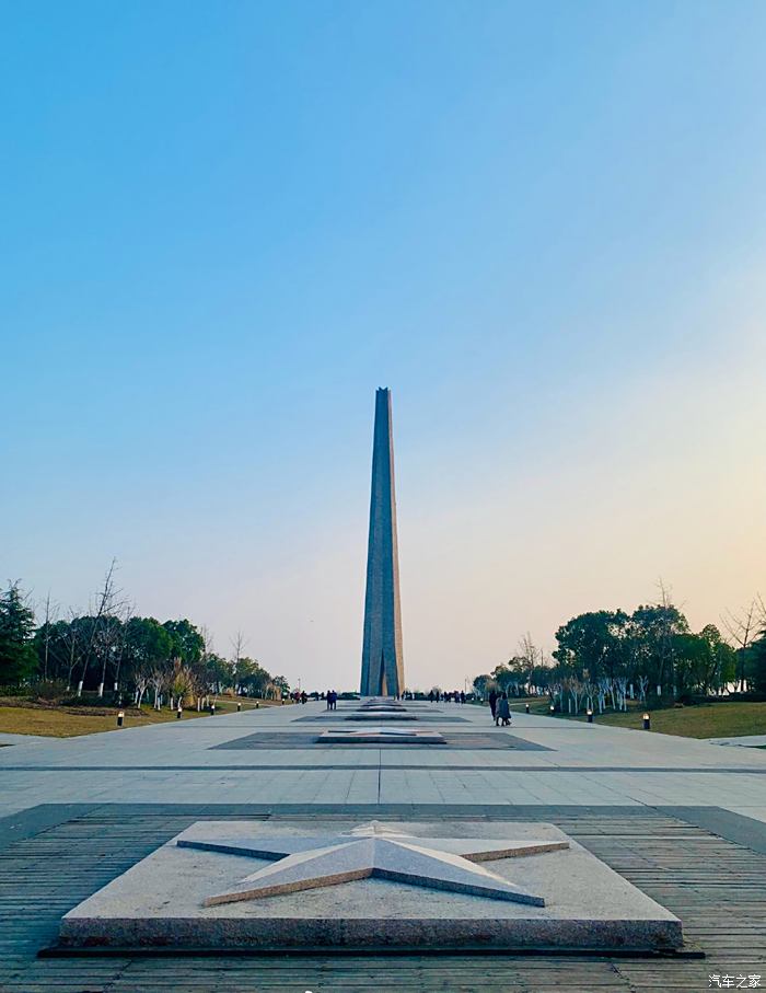 大蜀山阵地构筑纪念塔图片