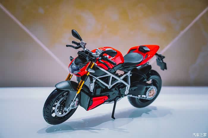 家家众测杜卡迪街头霸王模型玩具测评