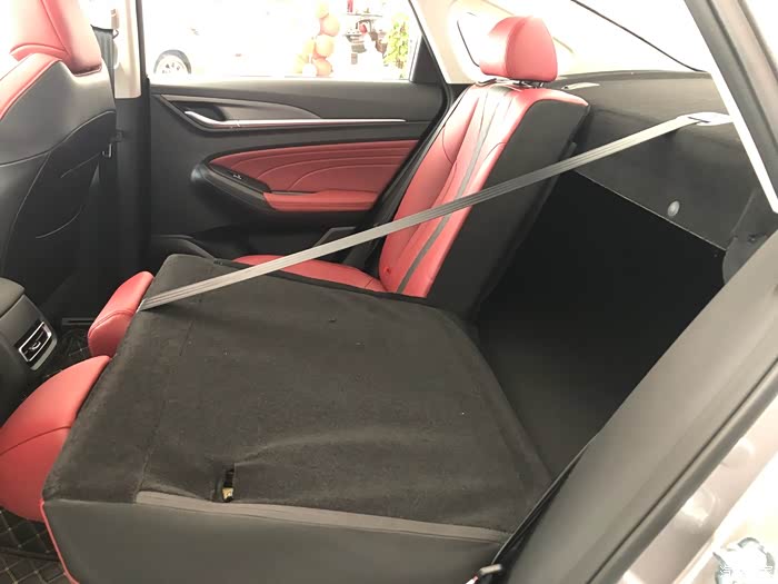 高颜值,高性能,逸动plus蓝鲸动力,你值得拥有