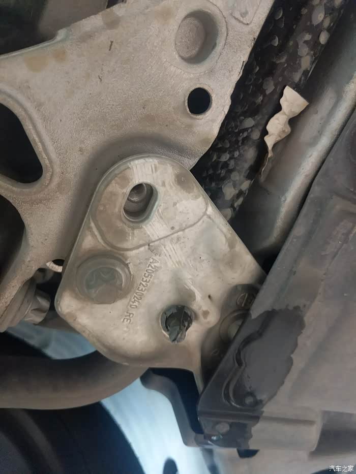 奔驰glc300l2019异响处理