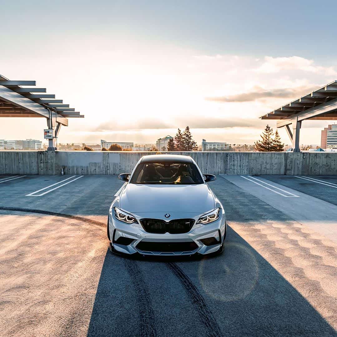 宝马m2改装的低趴造型最让人喜欢