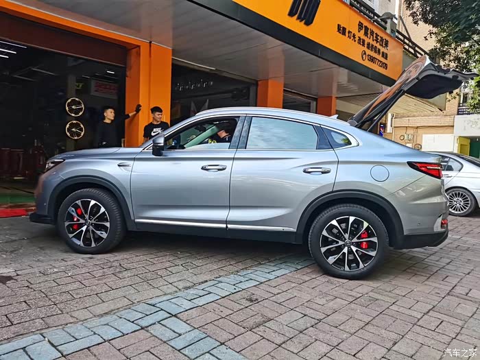 全国第一台长安cs85改装前后卡钳前6后4电子双卡钳