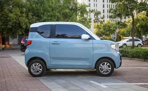 【图】天蓝色的车漆,搭配上白色的车顶_宏光miniev论坛_汽车之家论坛