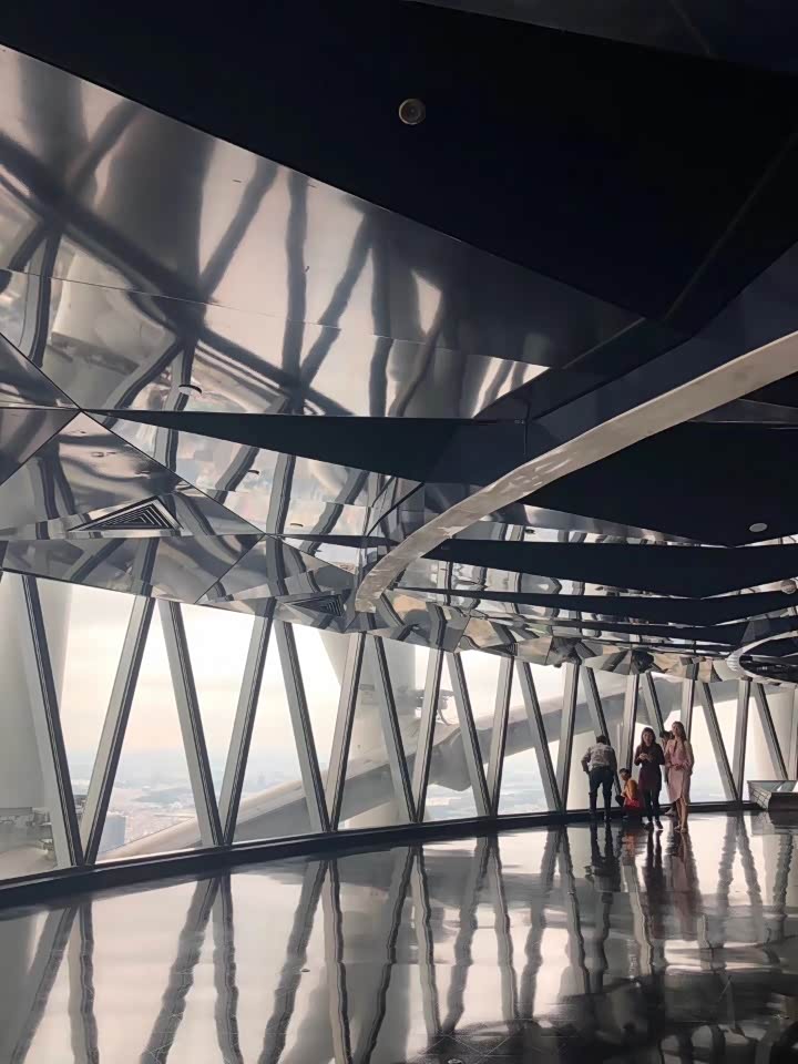 登上小蛮腰,站在450米高空俯瞰广州