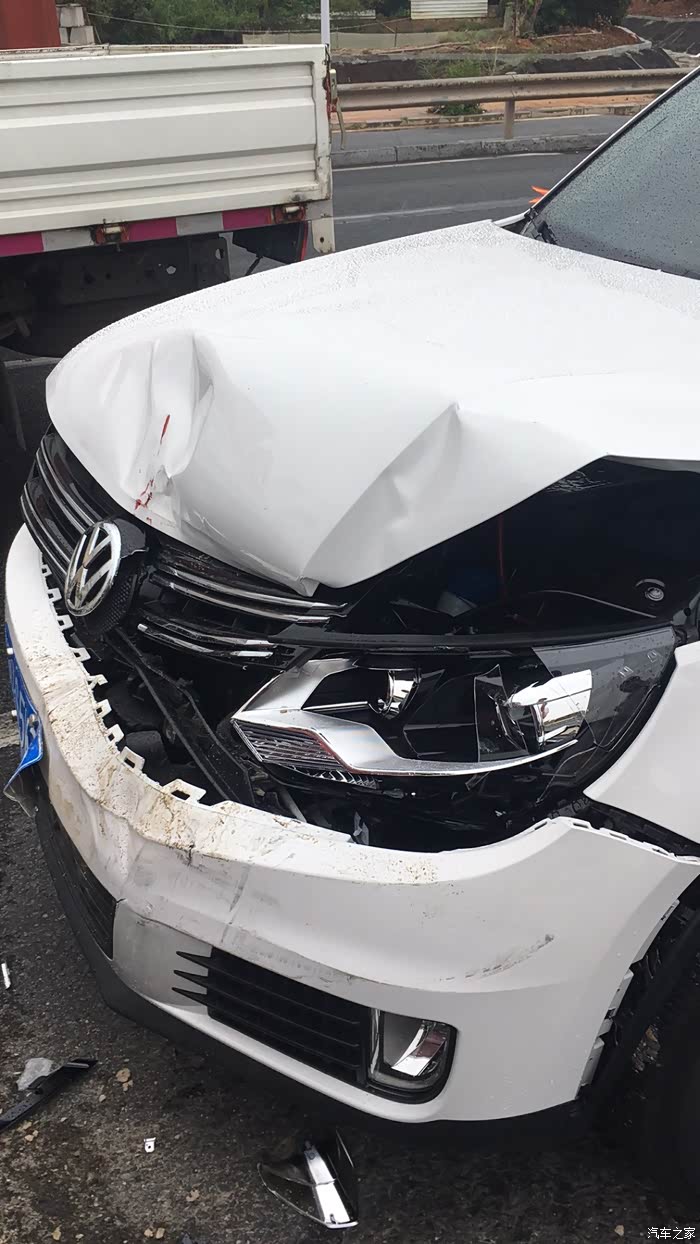 新车出事故更换水箱总成空气总成维修好会比原车差吗