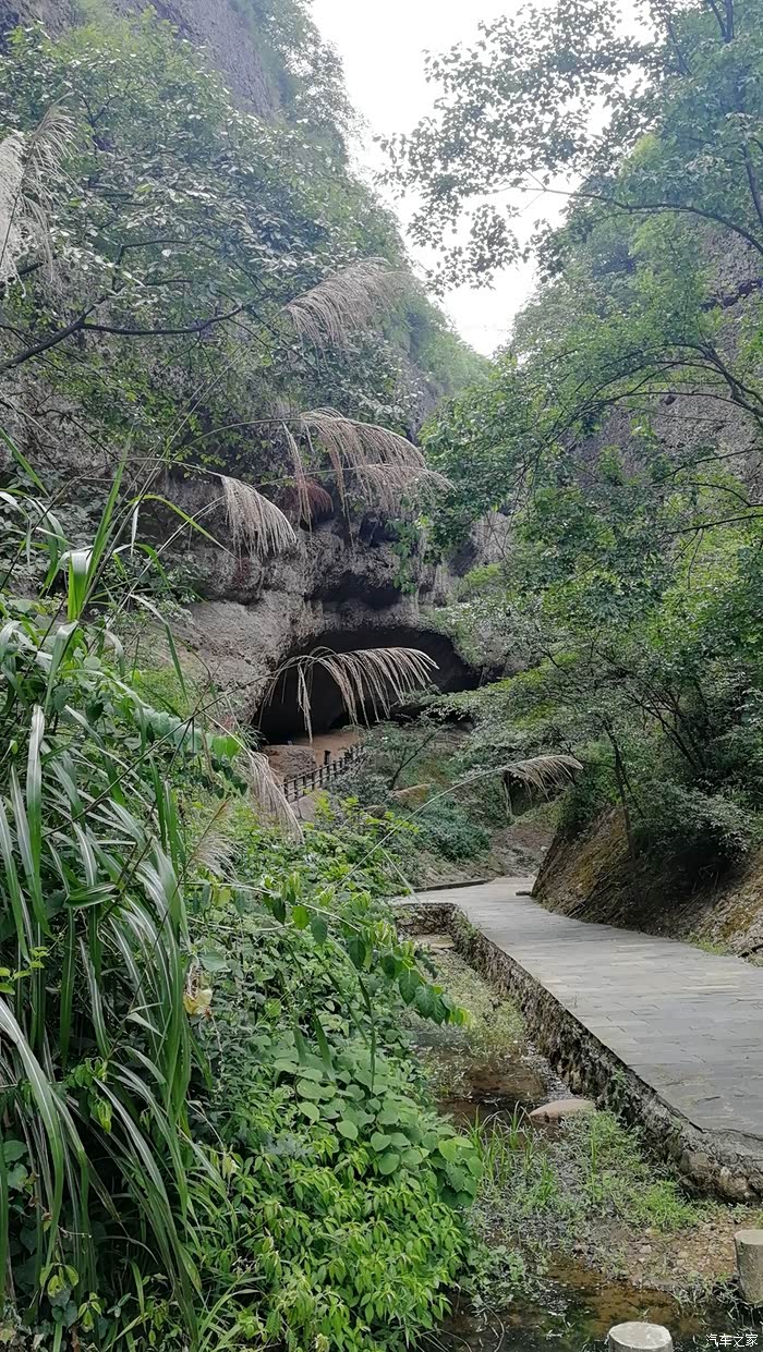 皖西大裂谷大别山风情谷一日自驾