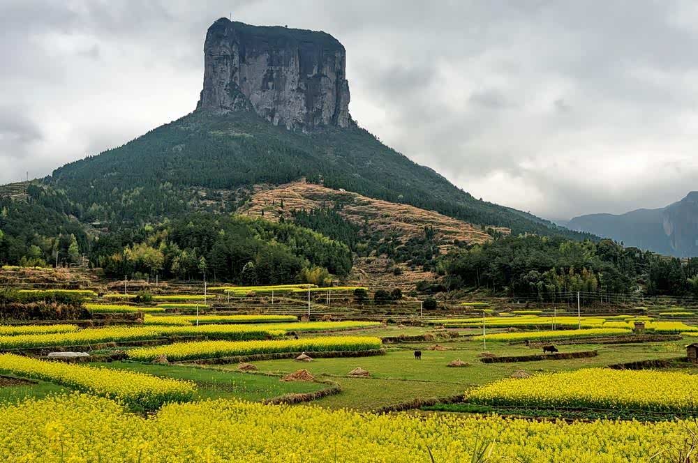 景星岩景区位于仙居县城城西27千米处