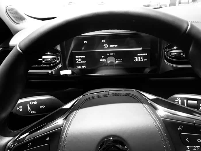 黑白下显得特别赞的仪表盘