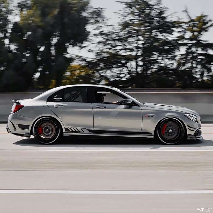 性感奔驰c63 amg四门,这一代四门c63还是低调了点