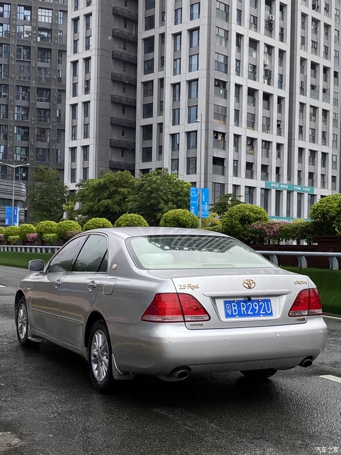 急出国四丰田皇冠25金标深圳牌实表18w公里