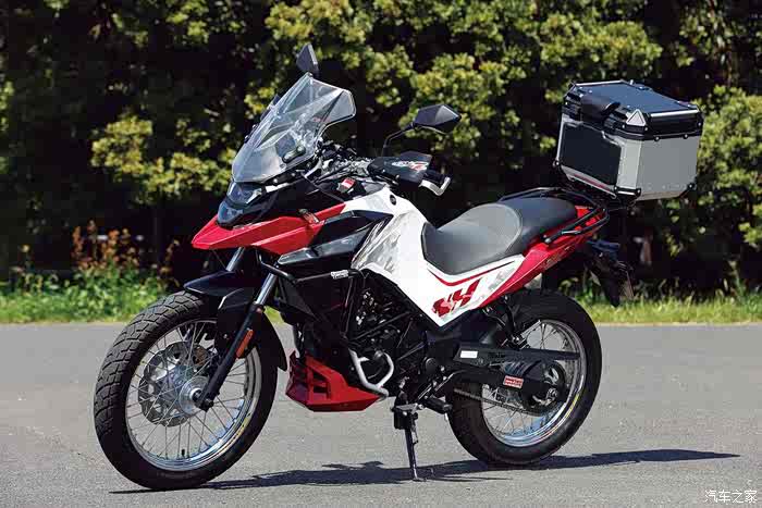小排量冷门adv摩托三阳nht200详解单缸水冷18马力配双通道abs
