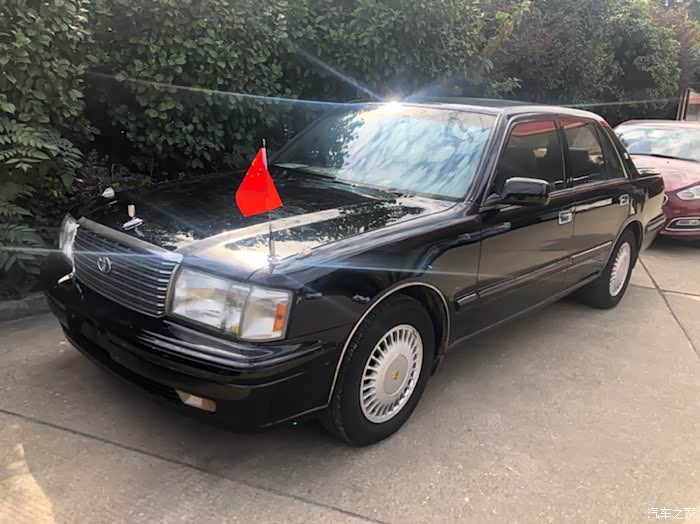 情怀九零后喜得爱车经典皇冠155182