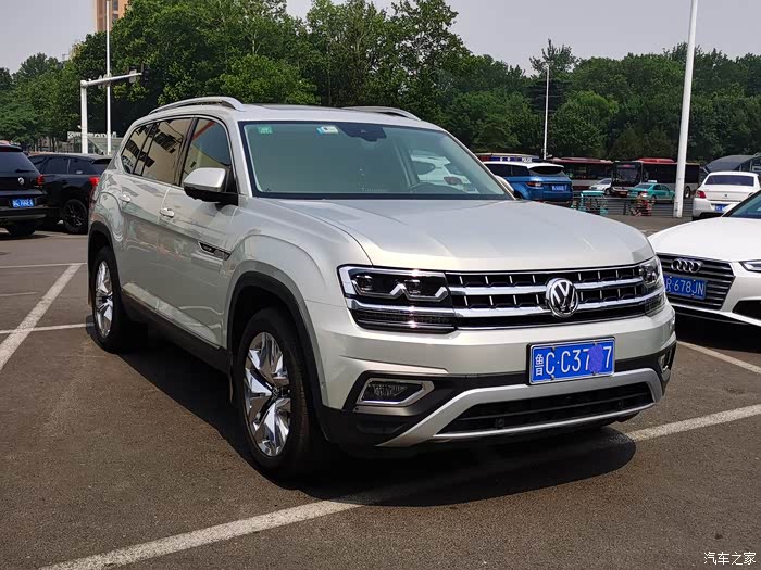 这是我的各种光线下的冰岛银