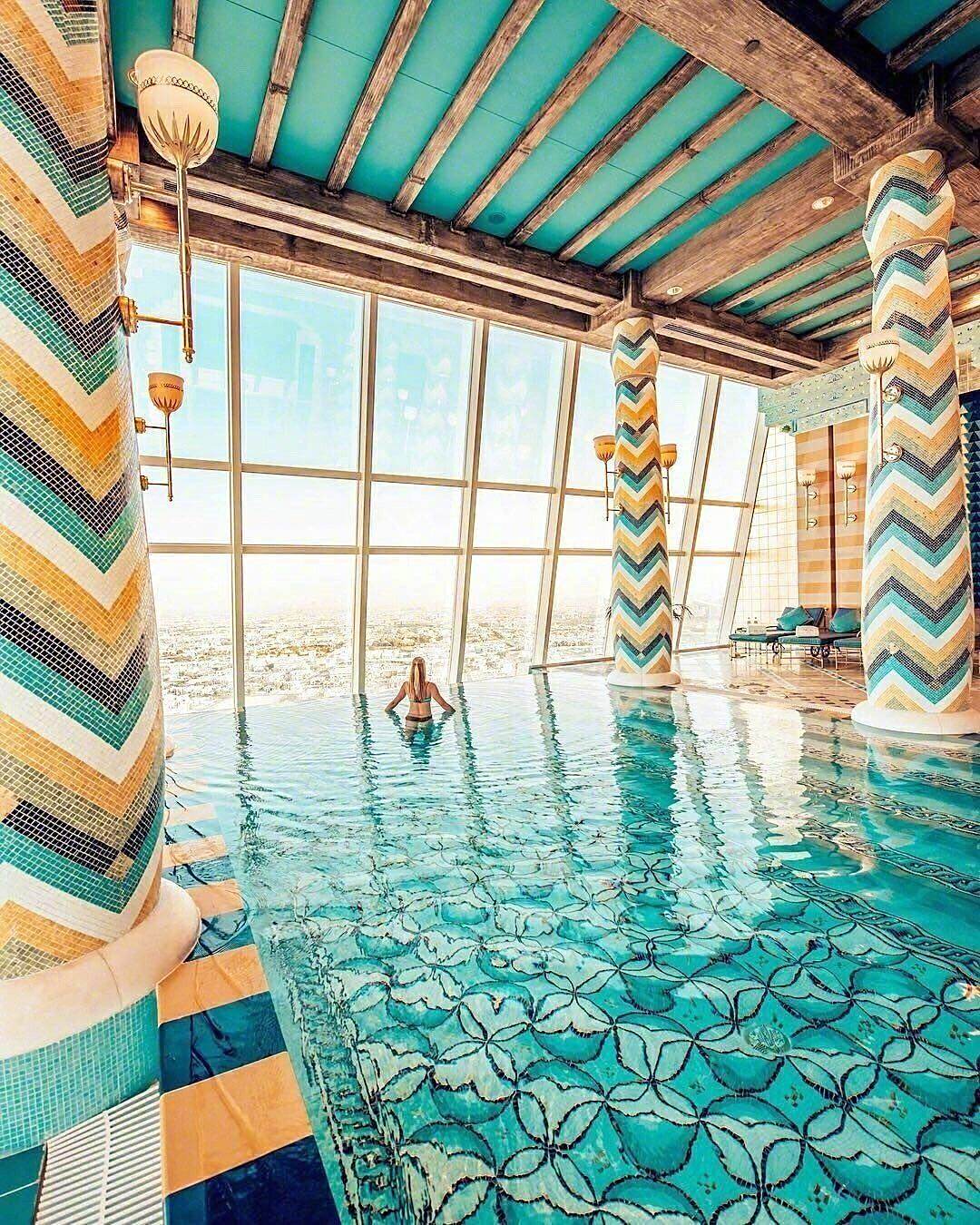 帆船酒店游泳池图片