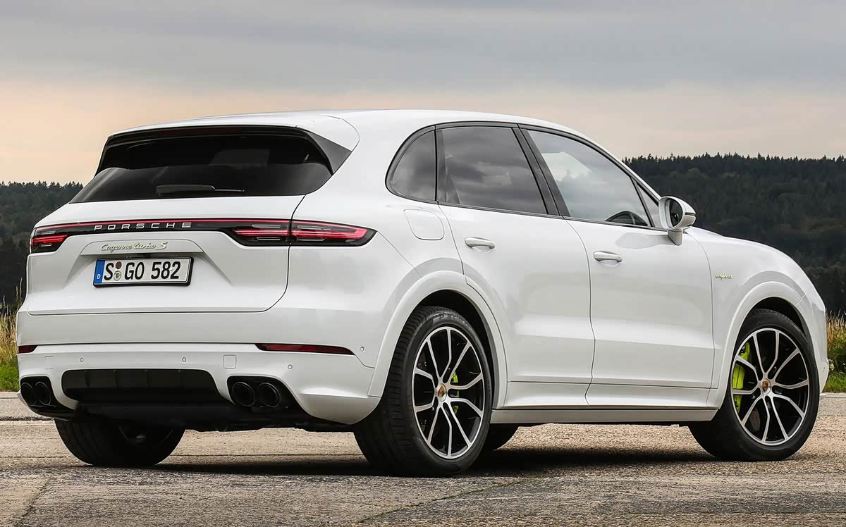 2020款 保时捷cayenne turbo s e-hyb