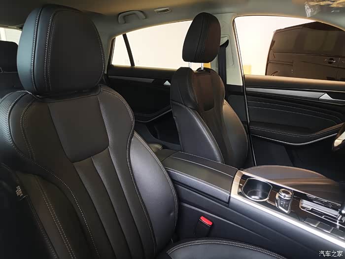 座椅材质比较舒服