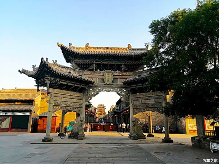 榆次老城街 夕阳照射下非常漂亮