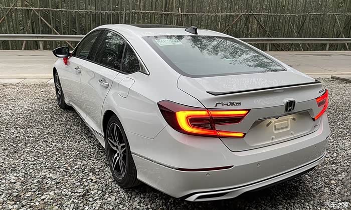 合格的买菜车22款雅阁混动锐智星月白提车及1000公里感受