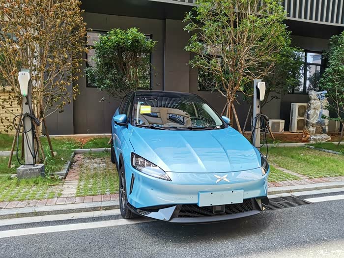 陪朋友提车小鹏g3轻悦蓝