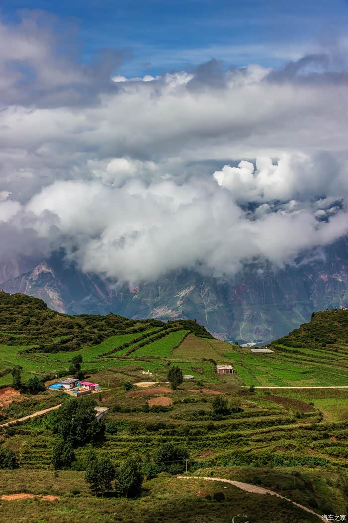 探秘东川魔鬼公路云端之上世外桃源舍块乡