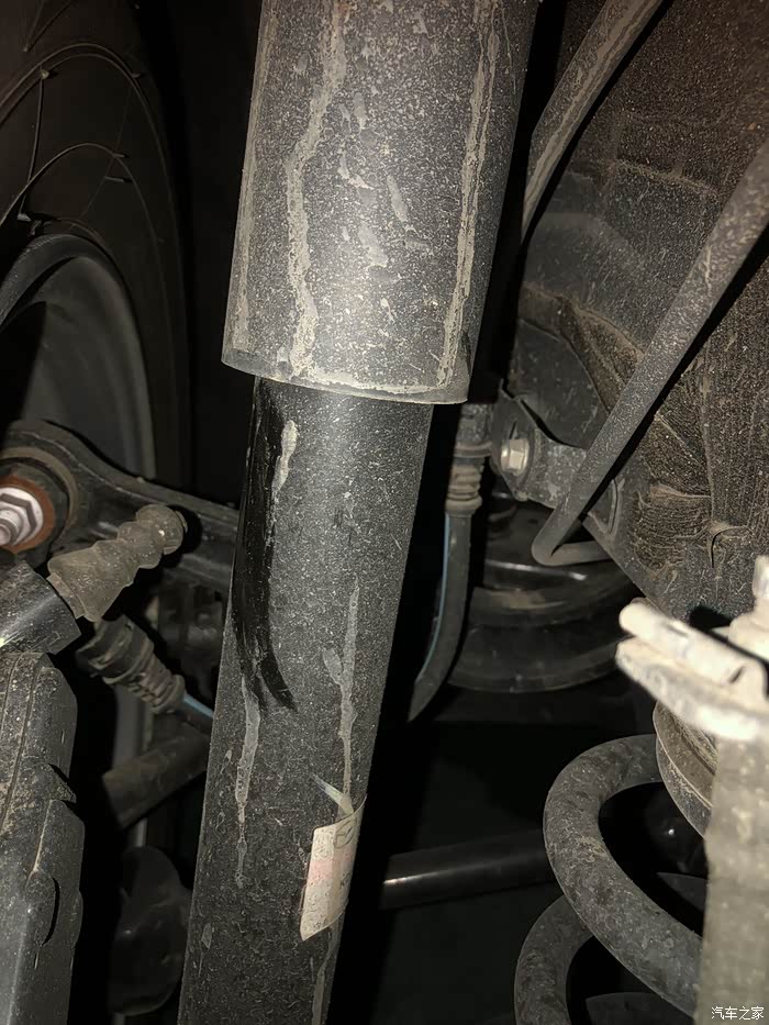 9800公里减震器开始渗油