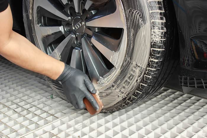 a6l车身精细清洗过程