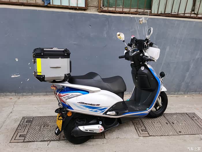 【图】佳御加了尾箱,大不大?_摩托车论坛_汽车之家论坛