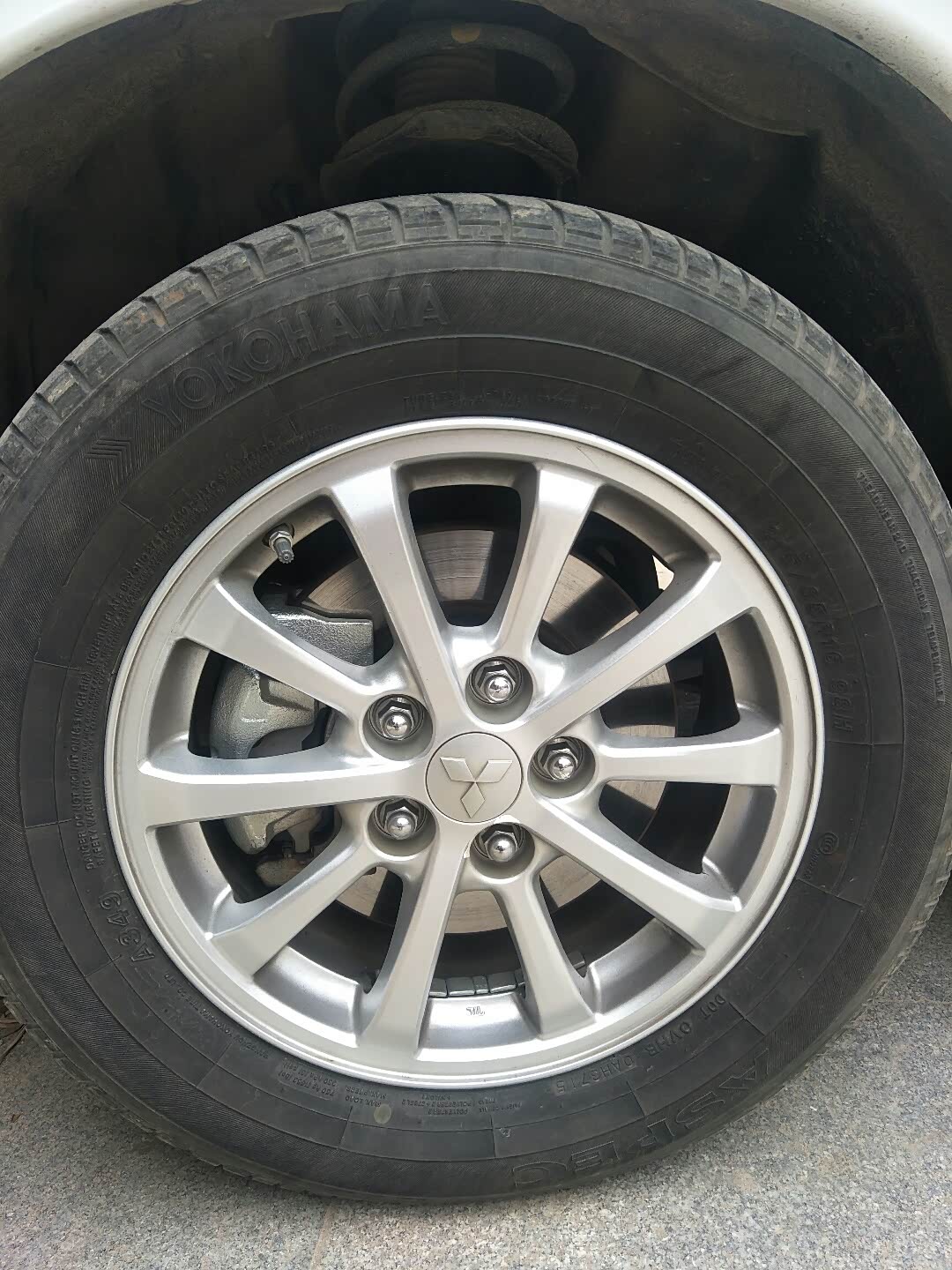 出劲炫16寸原车轮胎