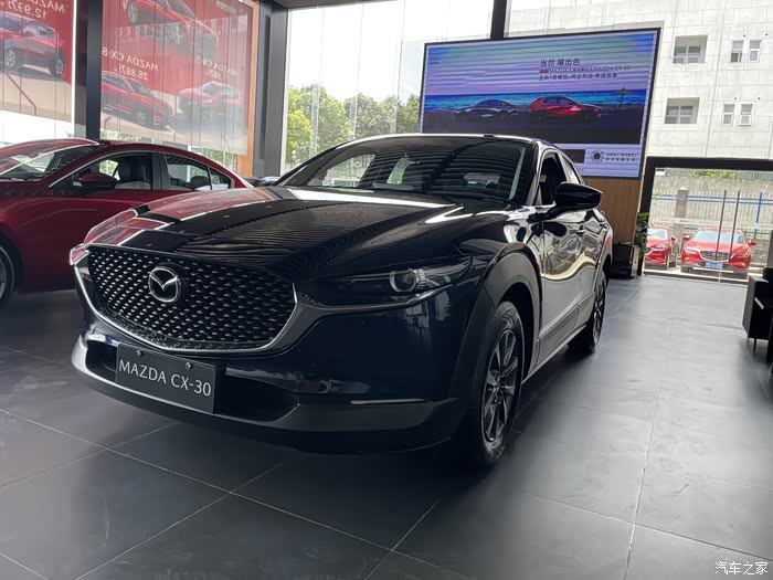 试驾马自达cx30黑曜版