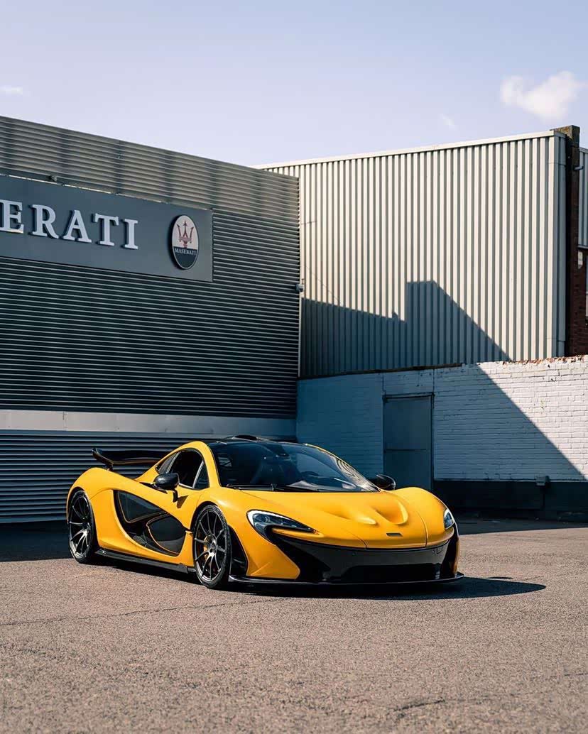 迈凯伦gt外观非常的流畅动力强劲内饰非常的舒适