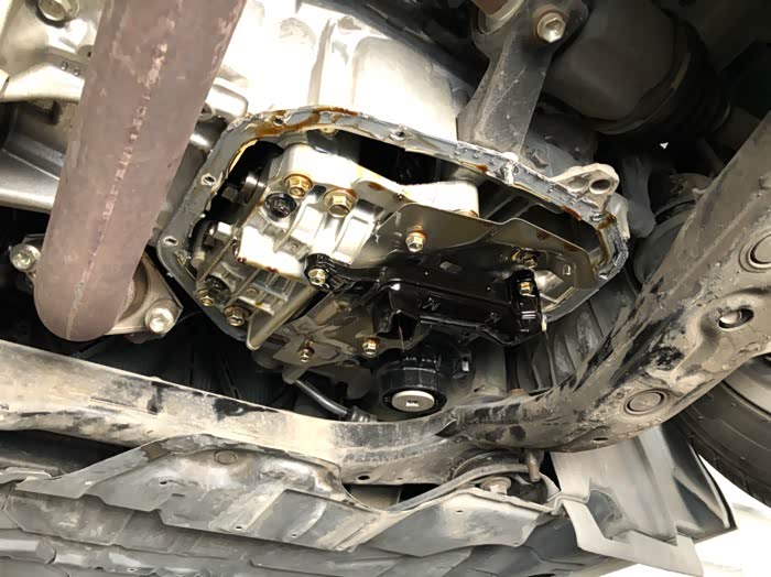 七代凯美瑞继续折腾之发动机油底壳变形修复