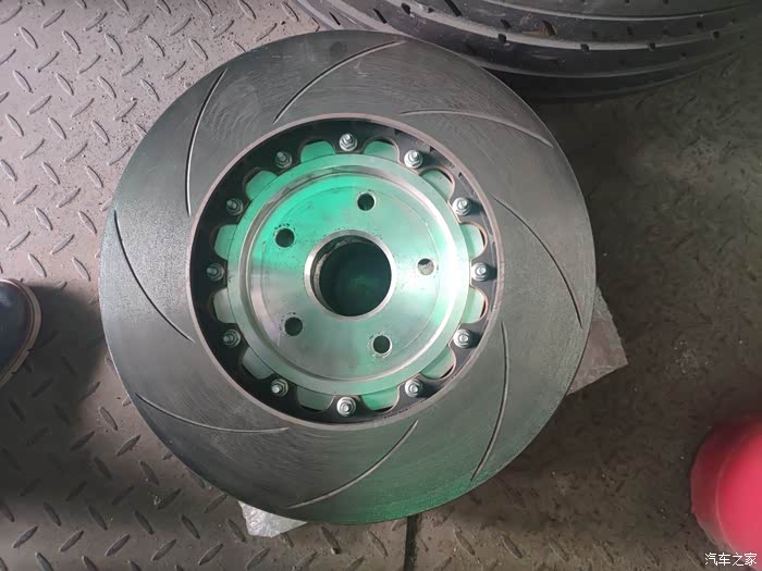 改刹车特斯拉拆车布雷博f50