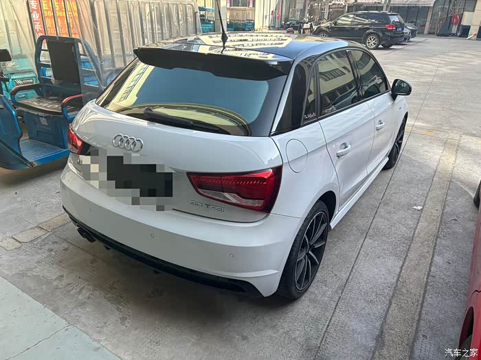奥迪a12018款30tfsi限量典藏版
