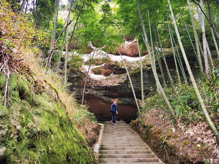 崀山景区,攀爬"九九天梯",以逐心愿