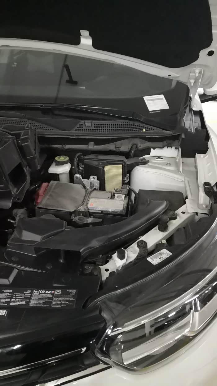 17款逍客换空气滤,如图,怎么拿下来