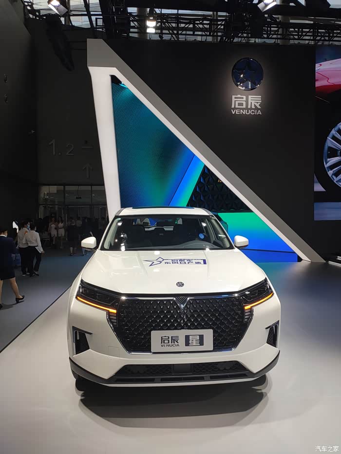 打卡广州车展东风启辰展台最耀眼的星