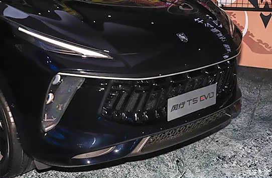 霸气侧漏的进气格栅