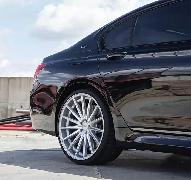 宝马760li改装沃森vfs2轮毂豪华之余带来一丝运动感