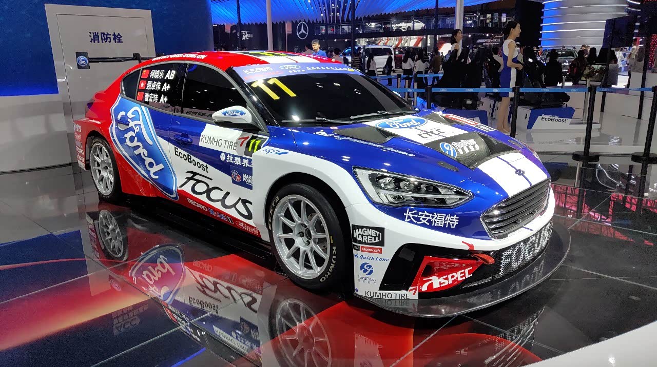 福特福克斯这涂装赛车怎样!