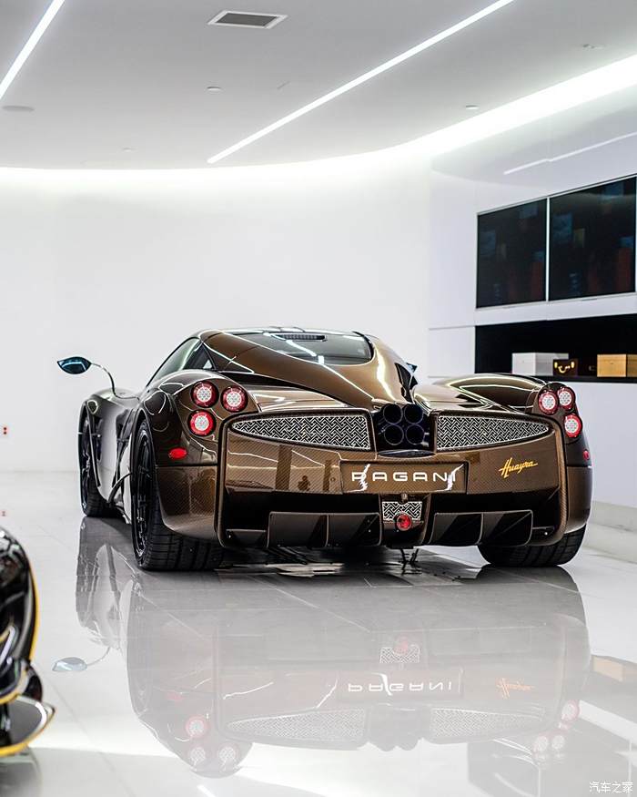 帕加尼huayra herms edition,漂亮.