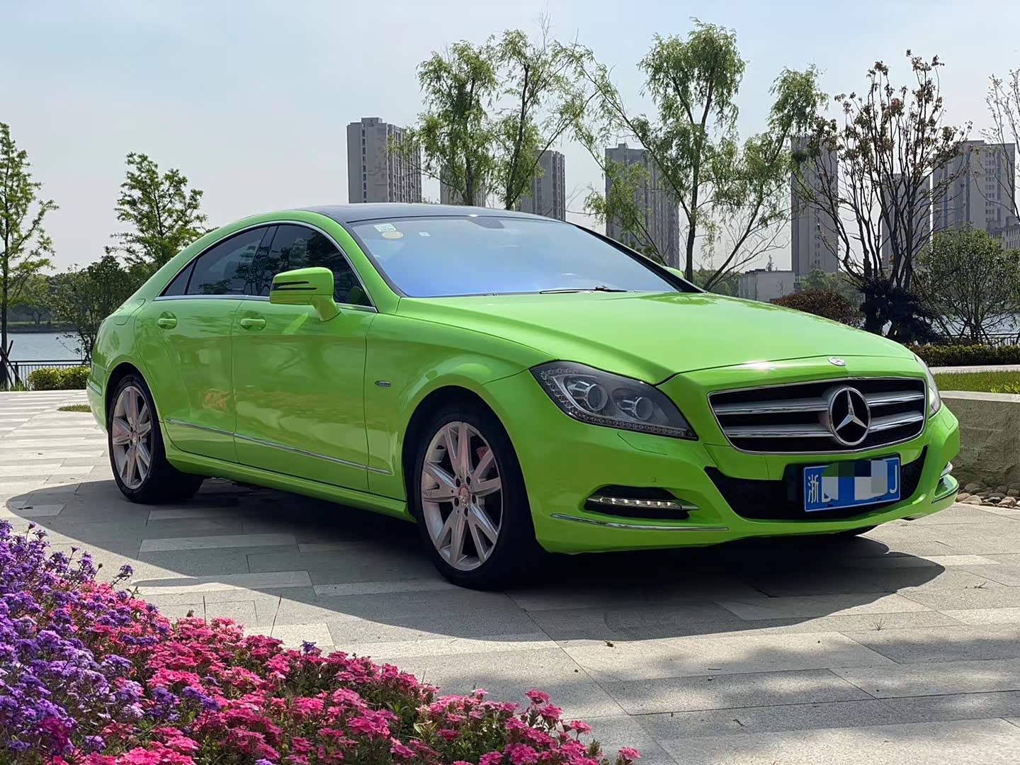 奔驰cls依旧采用最漂亮的流线设计