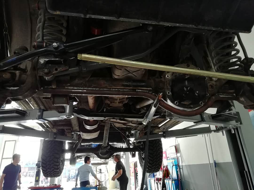 小切诺基前桥加固