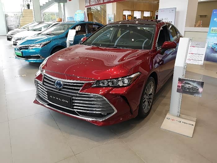 红色亚洲龙真好看头部空间好小