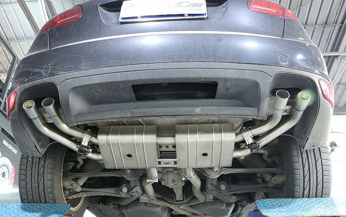 11款保时捷卡宴 958.1改装雷鸟排气尾段